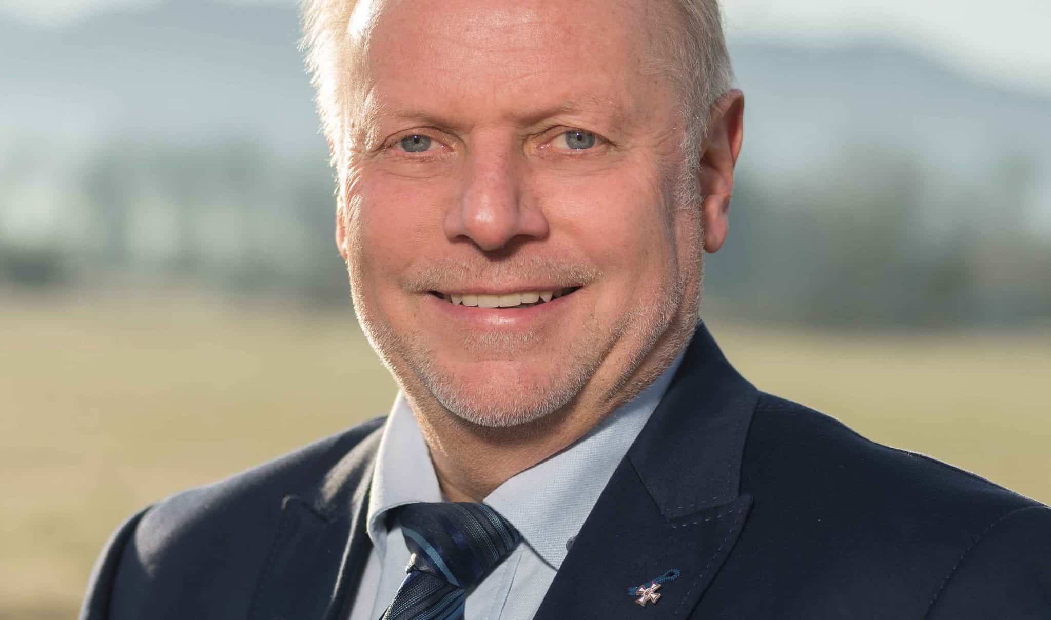 Bürgermeister Blum blickt auf fast drei Dekaden Heimat-Engagement als Ortsoberhaupt zurück. Den Chefsessel überlässt er bald jemand anderen, für den Hochwasserschutz will er weiterhin tätig sein. (Bild: ZVG)