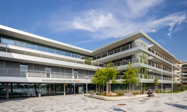 Mit Beton Schulen und Kindergärten fossilfrei heizen und kühlen