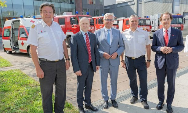 Gemeinden, Blaulichtorganisationen und Unternehmen helfen der Ukraine