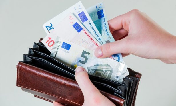 Nationalbank stellt bis zu 120 Bankomaten in Gemeinden auf