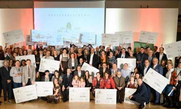Umwelt-Projekte mit 230.000 Euro prämiert