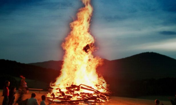 Sonnwendfeuer – was ist erlaubt?
