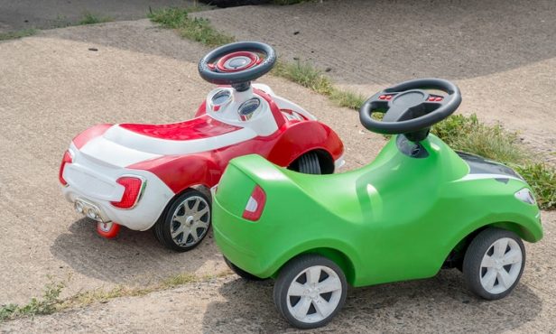 Getuntes „Bobby Car“: Spielzeug, Fahrzeug oder gar Rennmaschine?