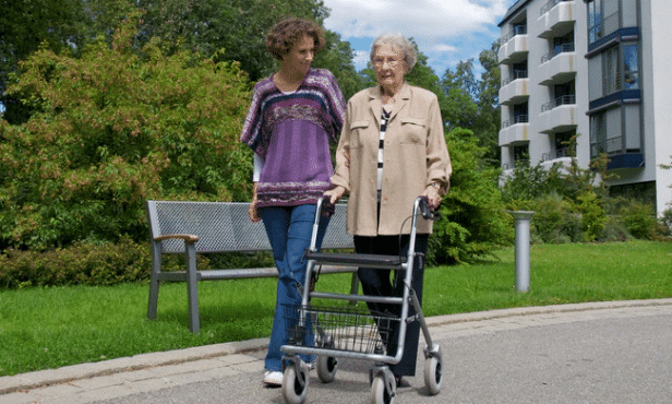 Vorarlberg attraktiviert Pflege daheim