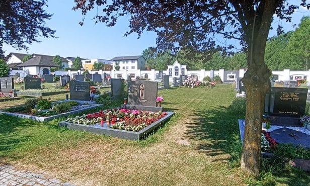 Das leidige Unkrautproblem am Friedhof elegant umgehen