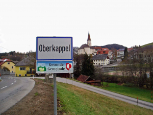 Oberkappel liegt im obersten Mühlviertel im Bezirk Rohrbach und grenzt direkt an Bayern. Mit nur 712 Einwohnern zählt es zu den kleineren Gemeinden Österreichs.